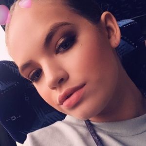 Meet your Posher, Sabrina